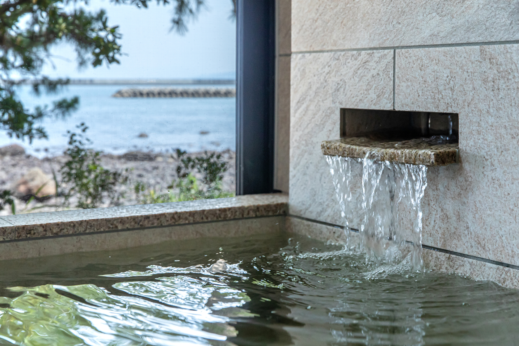 源泉掛け流し 客室内風呂